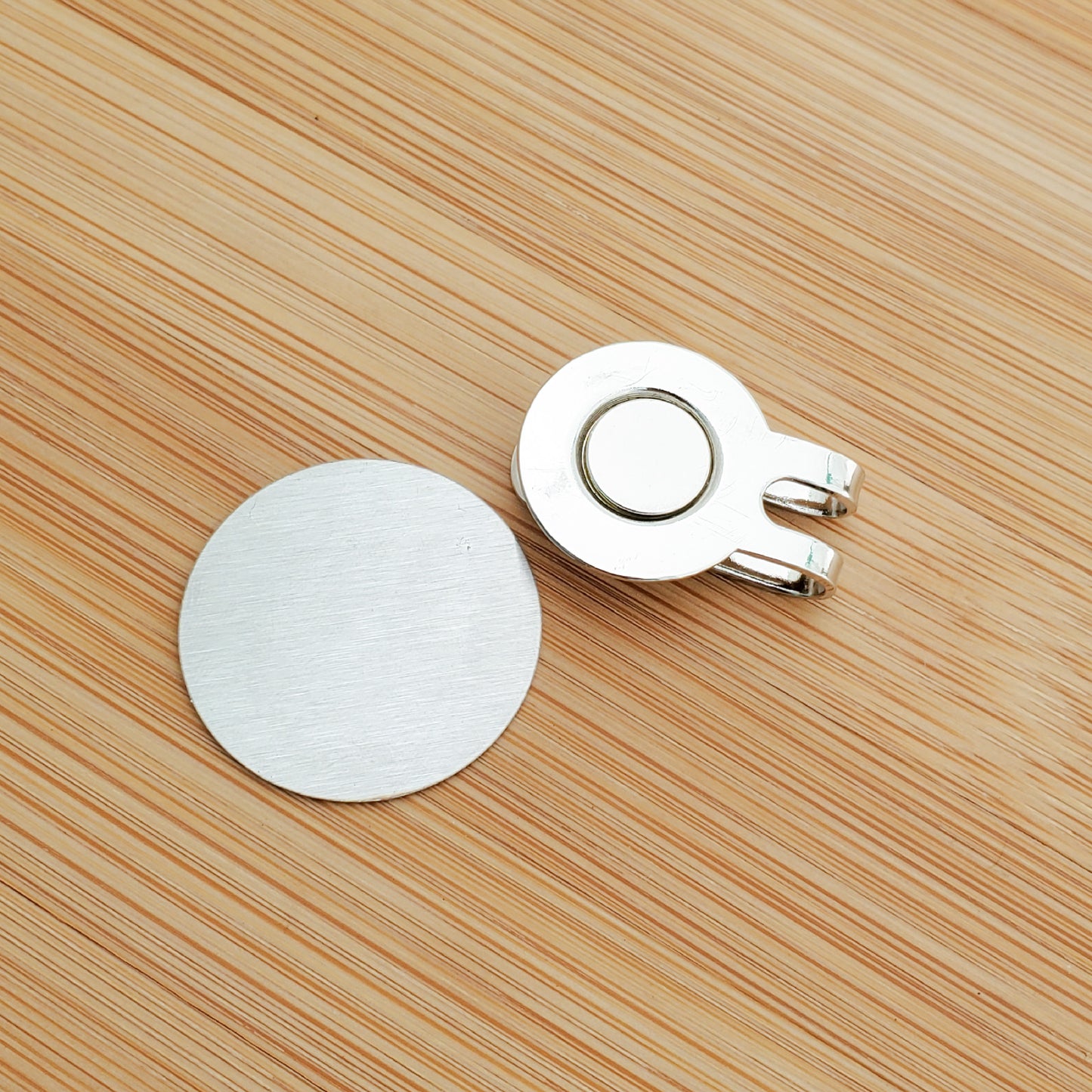 KICK PUTT GOLF BALL MARKER